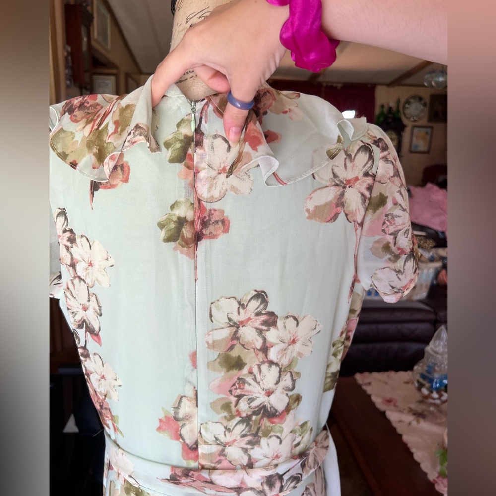 Julian Taylor Floral Midi Dress Size 16 Layered Ruffles beautiful dress. - Picture 11 of 16